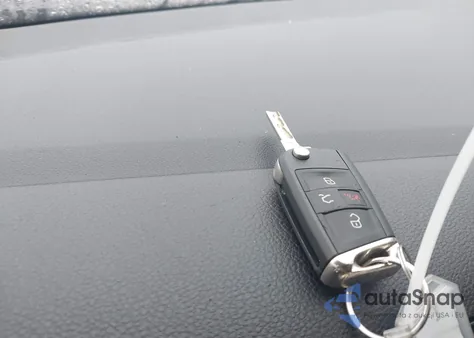 2017 Volkswagen Golf Tsi S 4-Door/Tsi Se 4-Door/Tsi Sel 4-Door/Tsi Wolfsburg Edition 4-Door from USA, damaged, VIN 3VW217AU9HM041510